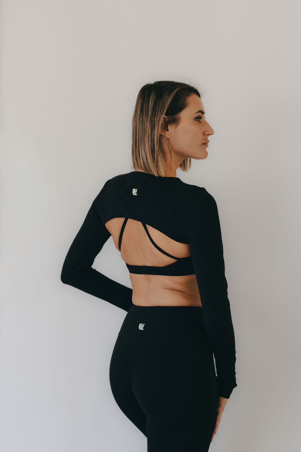 Top off-shoulder BANGER